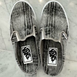 Never worn Vans women slides size 7